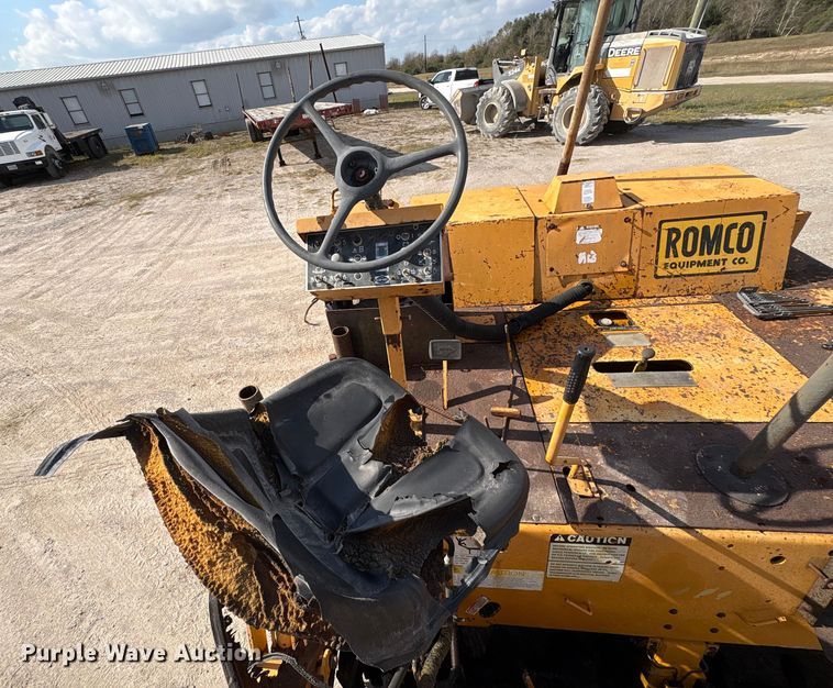 image for item EA7109 1997 Blaw-Knox PF-150 paver