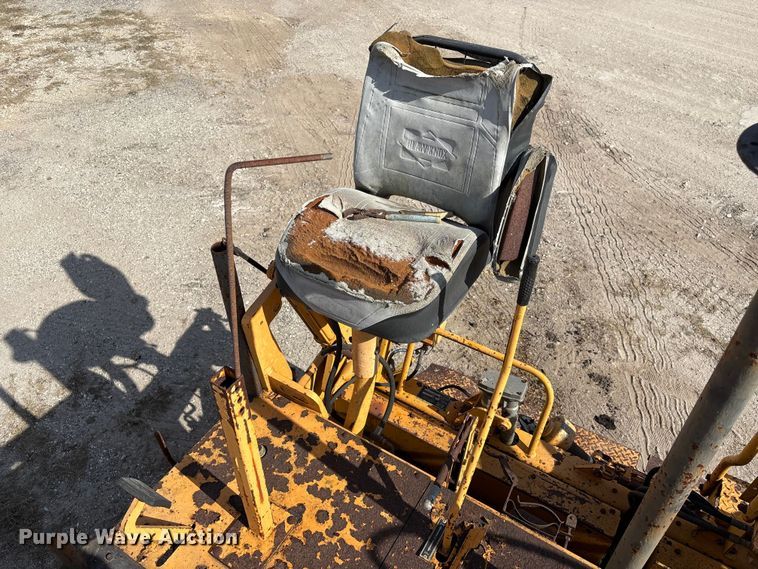 image for item EA7109 1997 Blaw-Knox PF-150 paver