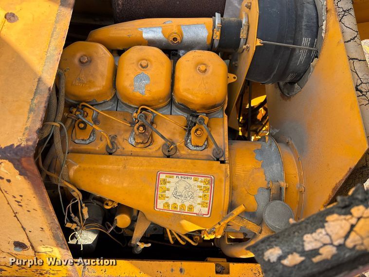 image for item EA7109 1997 Blaw-Knox PF-150 paver