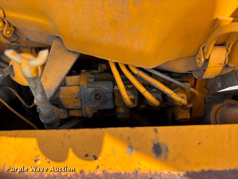 image for item EA7109 1997 Blaw-Knox PF-150 paver