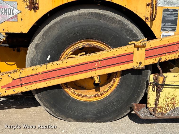 image for item EA7109 1997 Blaw-Knox PF-150 paver