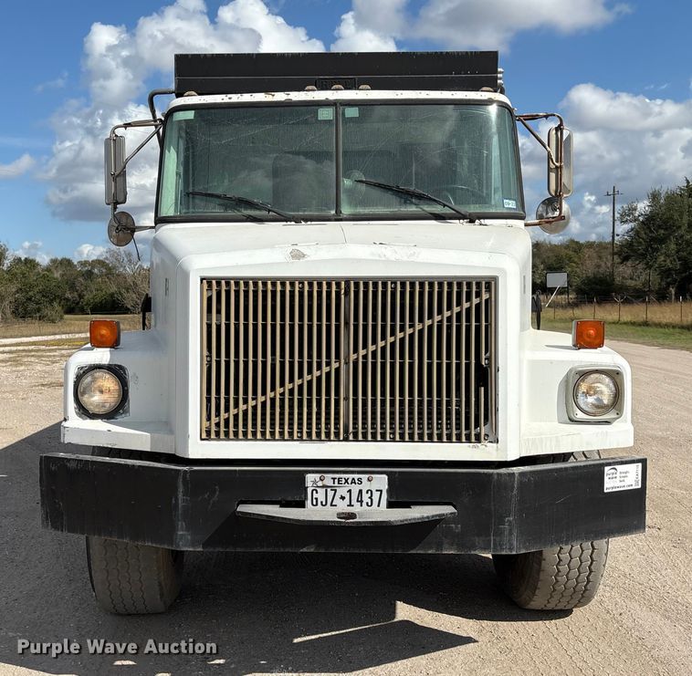 image for item EA7110 1992 White GMC WG Series dump truck