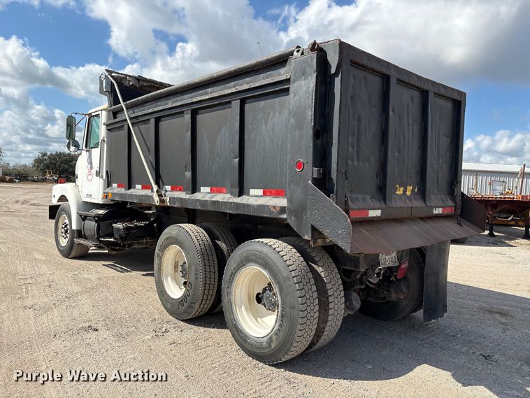 image for item EA7110 1992 White GMC WG Series dump truck