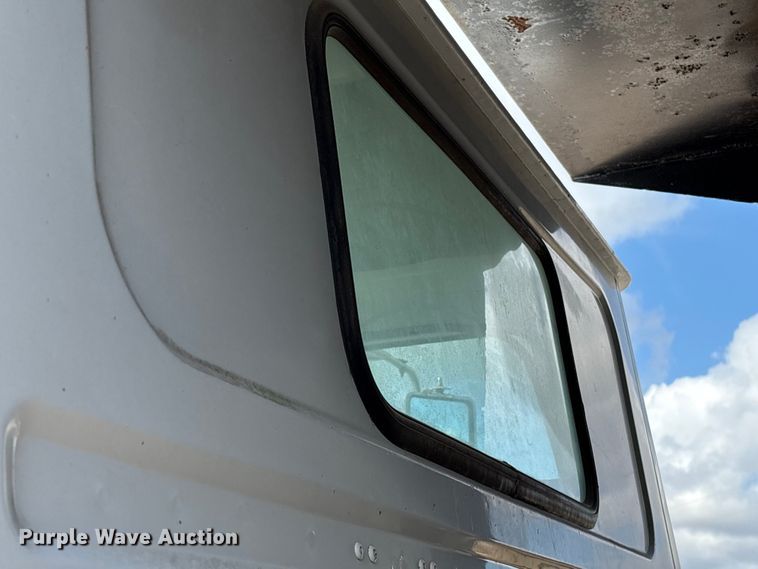 image for item EA7110 1992 White GMC WG Series dump truck