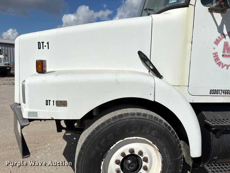 image for item EA7110 1992 White GMC WG Series dump truck