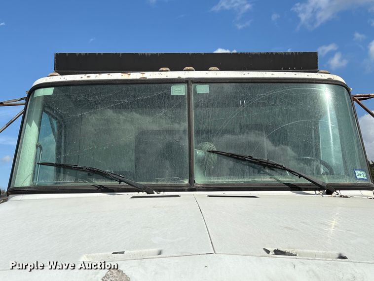 image for item EA7110 1992 White GMC WG Series dump truck