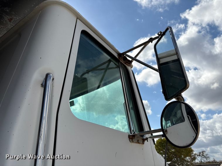 image for item EA7110 1992 White GMC WG Series dump truck