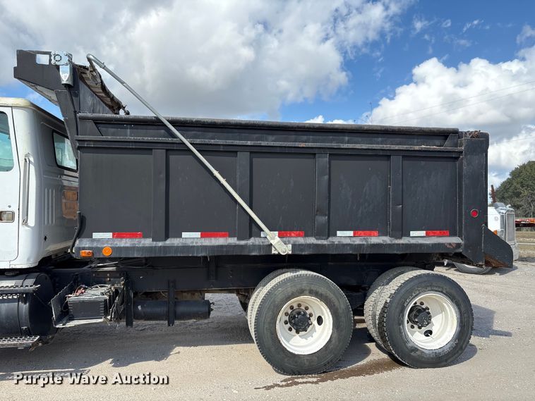 image for item EA7110 1992 White GMC WG Series dump truck