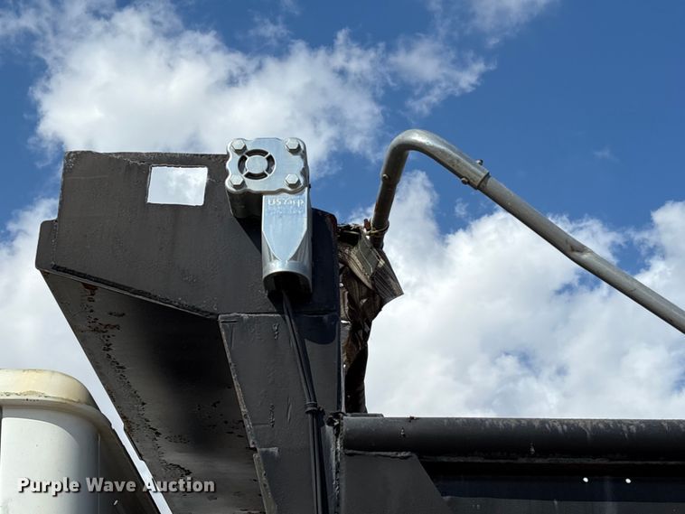 image for item EA7110 1992 White GMC WG Series dump truck