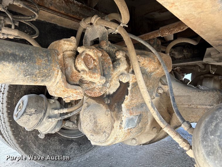 image for item EA7110 1992 White GMC WG Series dump truck