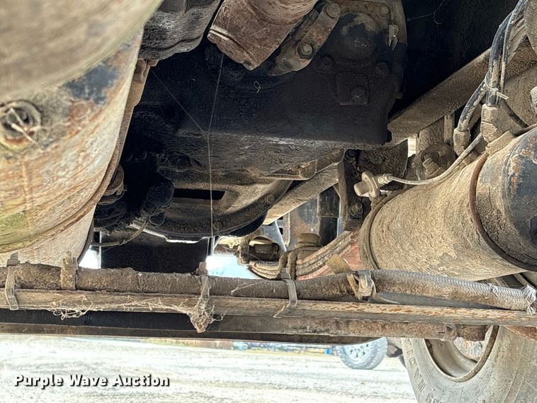 image for item EA7110 1992 White GMC WG Series dump truck