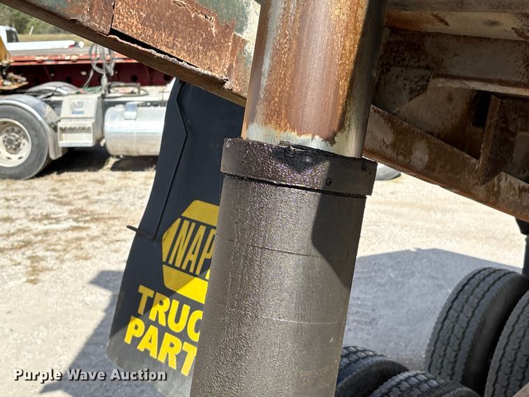 image for item EA7110 1992 White GMC WG Series dump truck