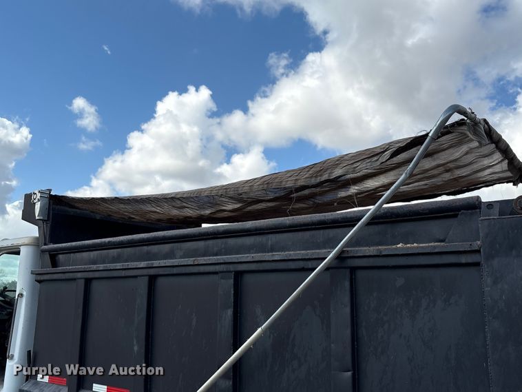 image for item EA7110 1992 White GMC WG Series dump truck