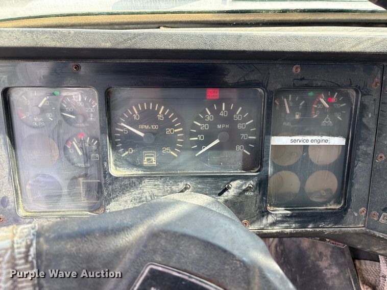 image for item EA7110 1992 White GMC WG Series dump truck