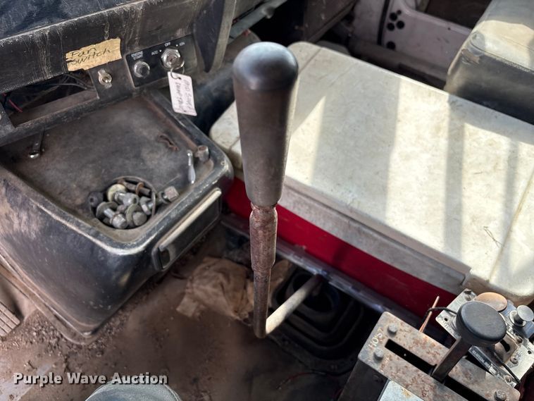 image for item EA7110 1992 White GMC WG Series dump truck