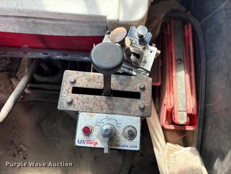 image for item EA7110 1992 White GMC WG Series dump truck