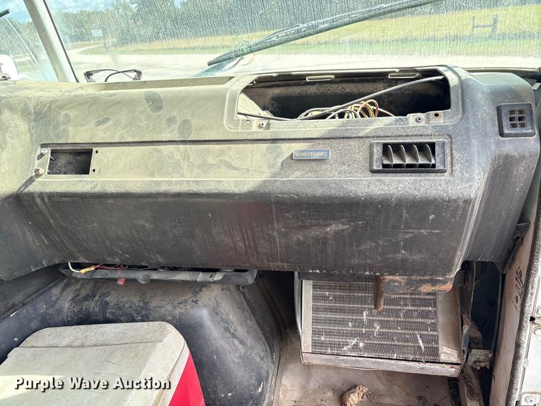 image for item EA7110 1992 White GMC WG Series dump truck