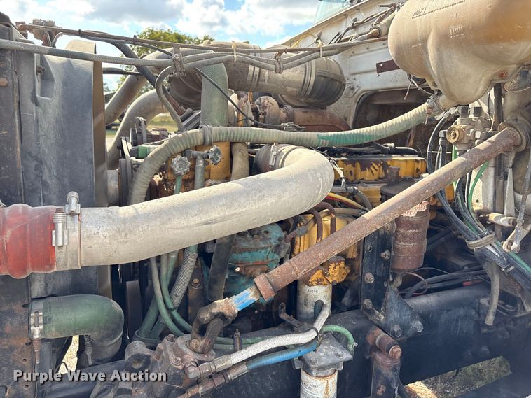 image for item EA7110 1992 White GMC WG Series dump truck