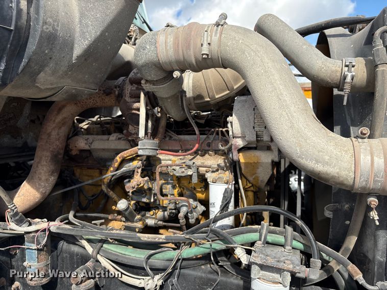 image for item EA7110 1992 White GMC WG Series dump truck