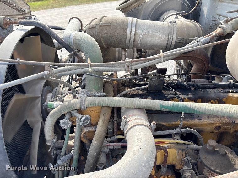 image for item EA7110 1992 White GMC WG Series dump truck