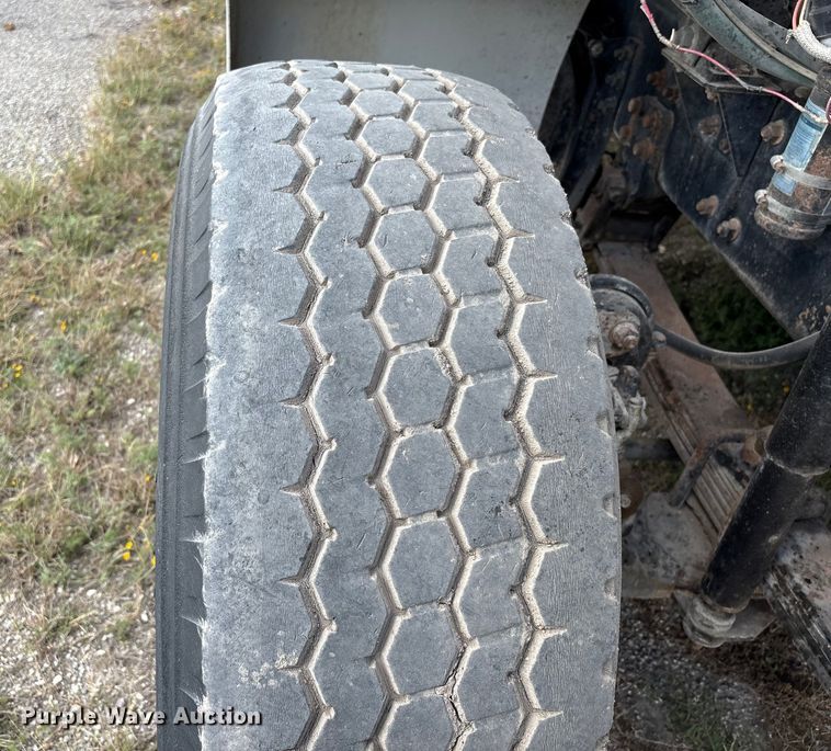 image for item EA7110 1992 White GMC WG Series dump truck