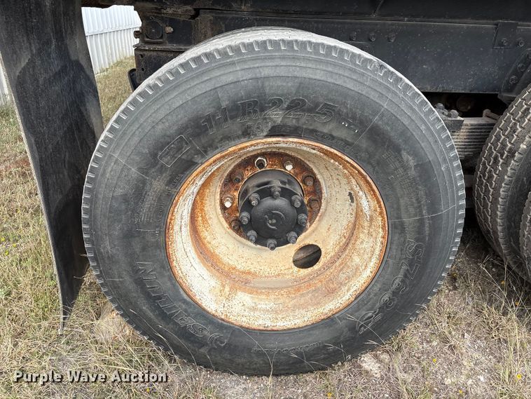 image for item EA7110 1992 White GMC WG Series dump truck