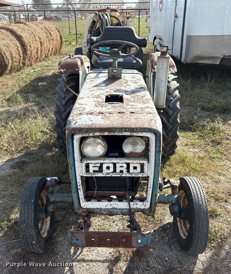 image for item EA7111 1979 Ford 1300 tractor