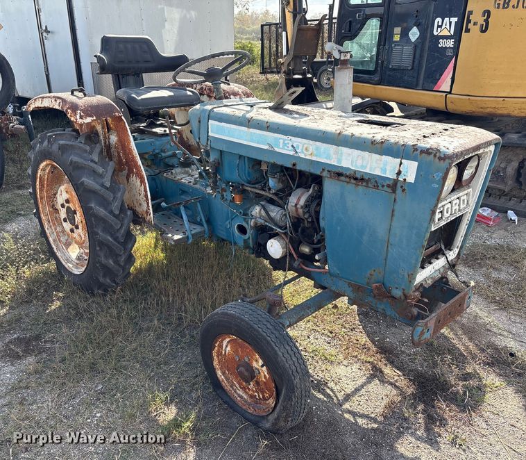 image for item EA7111 1979 Ford 1300 tractor