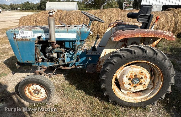 image for item EA7111 1979 Ford 1300 tractor