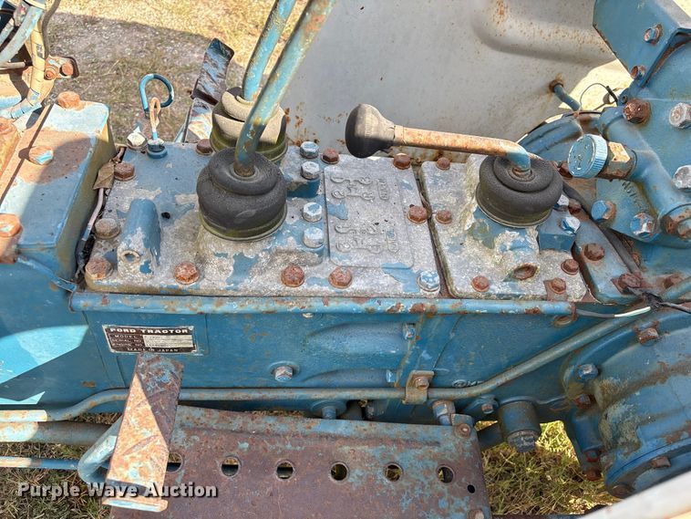 image for item EA7111 1979 Ford 1300 tractor