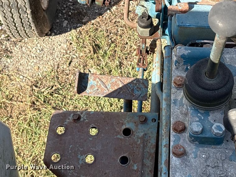 image for item EA7111 1979 Ford 1300 tractor