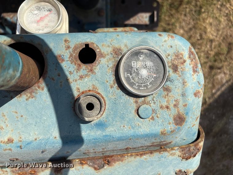 image for item EA7111 1979 Ford 1300 tractor