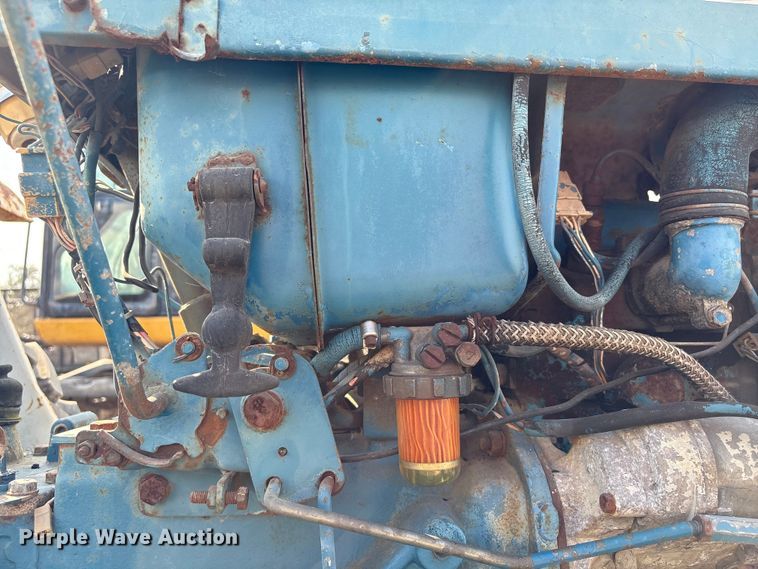 image for item EA7111 1979 Ford 1300 tractor