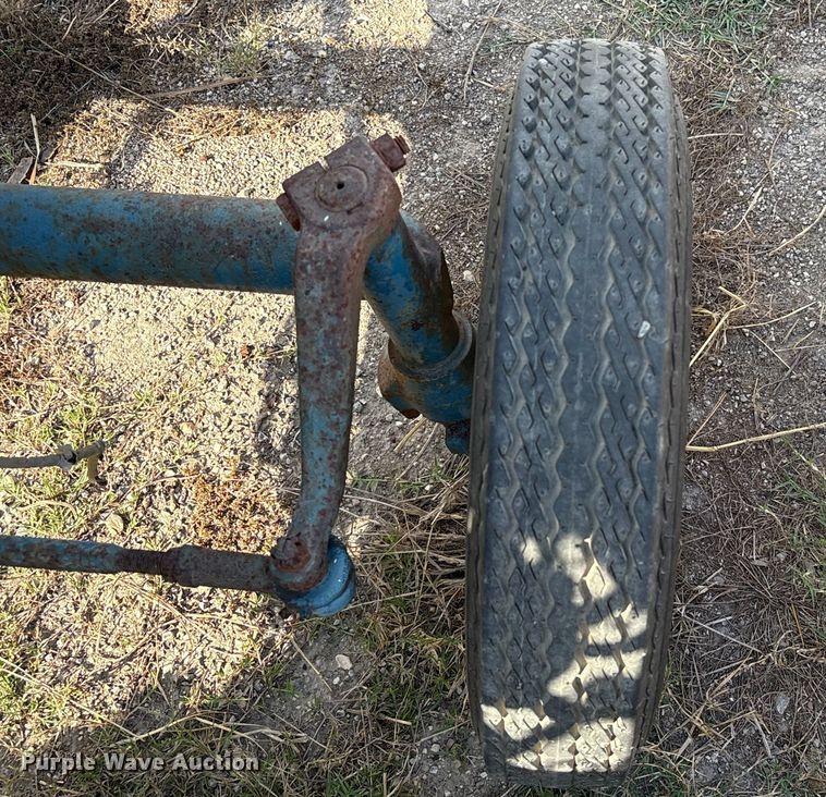 image for item EA7111 1979 Ford 1300 tractor