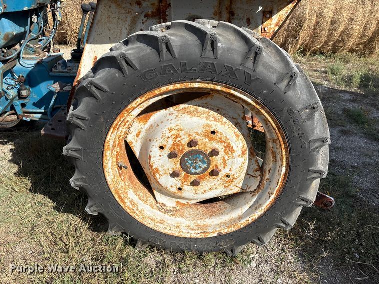 image for item EA7111 1979 Ford 1300 tractor