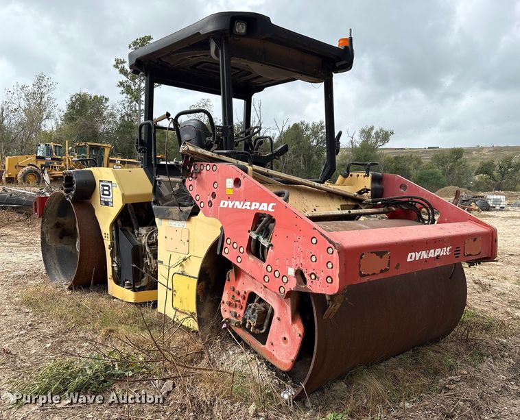 image for item EA7113 Dynapac CC624HF double drum vibratory roller
