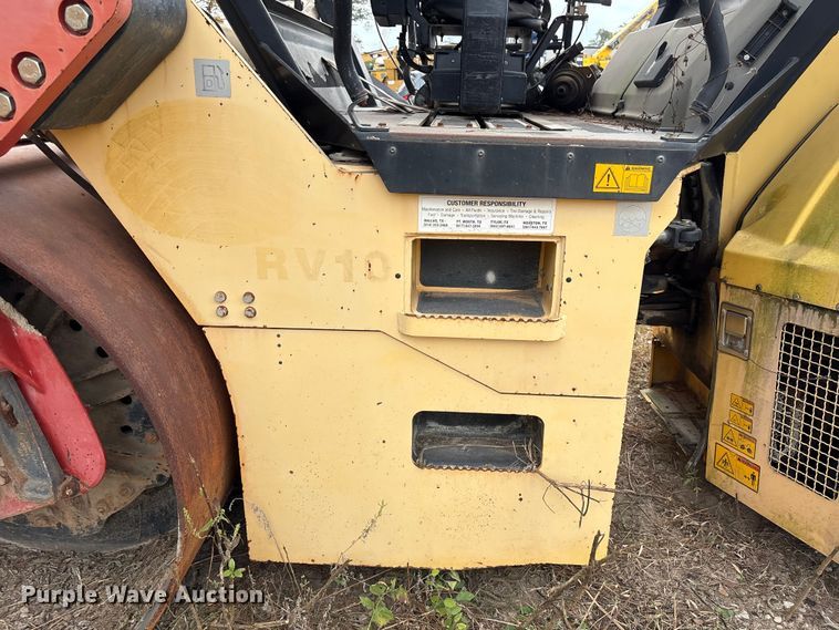 image for item EA7113 Dynapac CC624HF double drum vibratory roller