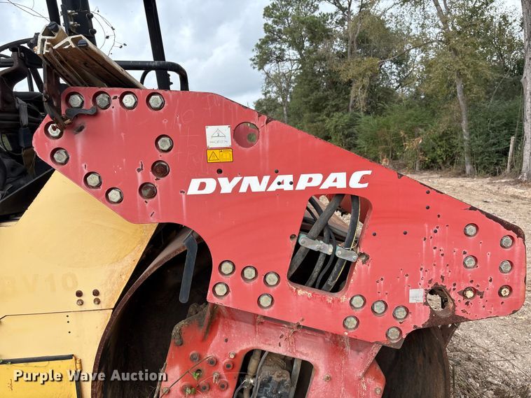 image for item EA7113 Dynapac CC624HF double drum vibratory roller