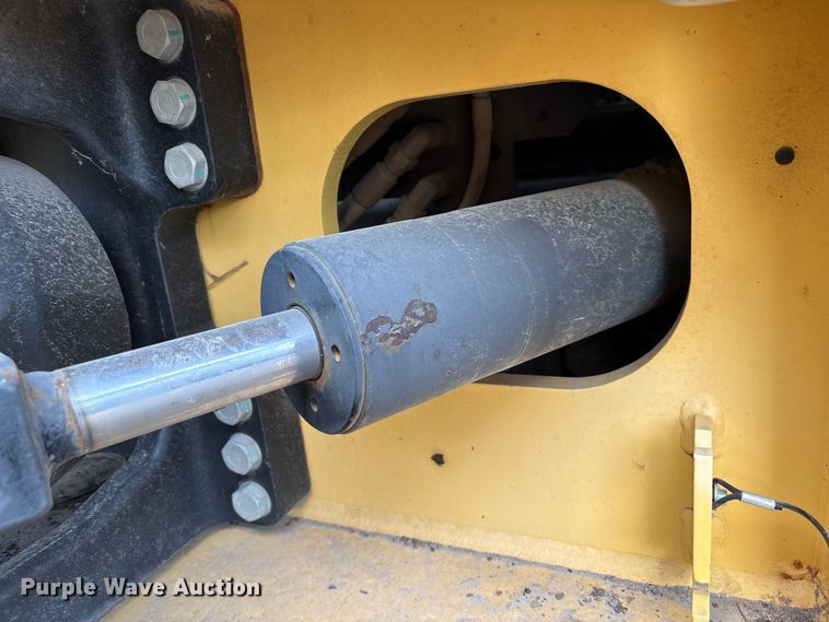 image for item EA7113 Dynapac CC624HF double drum vibratory roller