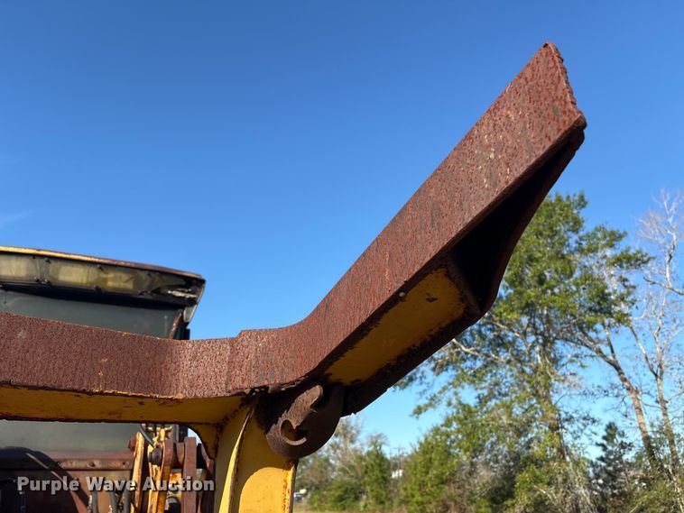 image for item EA7124 1999 Hydro-Ax 411EX feller buncher