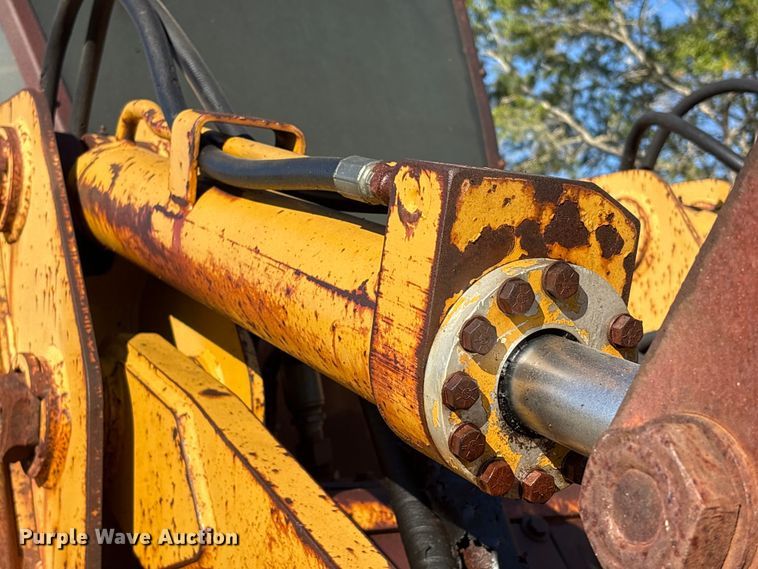 image for item EA7124 1999 Hydro-Ax 411EX feller buncher