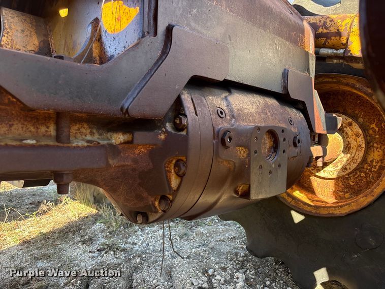 image for item EA7124 1999 Hydro-Ax 411EX feller buncher