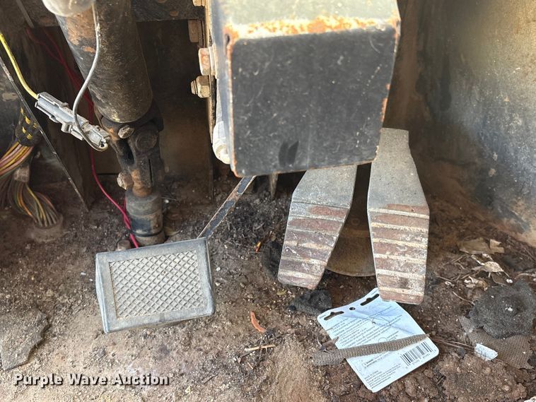 image for item EA7124 1999 Hydro-Ax 411EX feller buncher