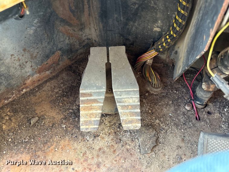 image for item EA7124 1999 Hydro-Ax 411EX feller buncher