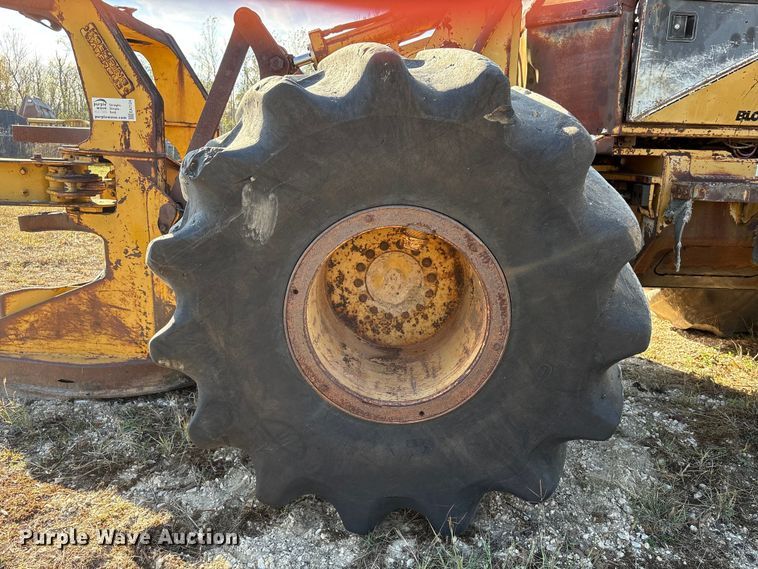 image for item EA7124 1999 Hydro-Ax 411EX feller buncher