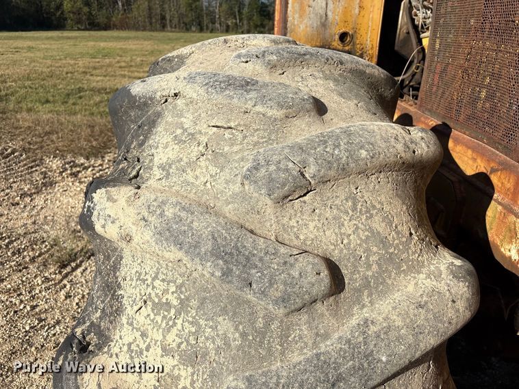 image for item EA7124 1999 Hydro-Ax 411EX feller buncher