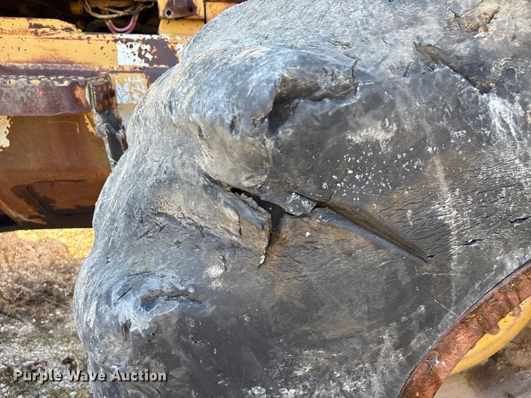 image for item EA7124 1999 Hydro-Ax 411EX feller buncher