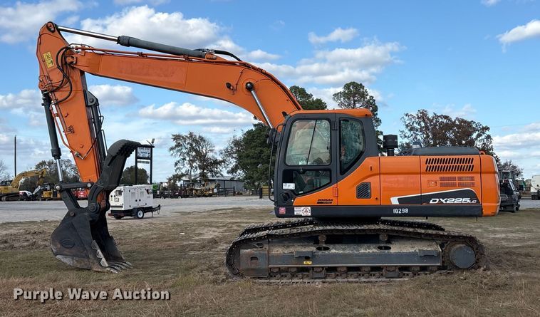 image for item EA7745 2021 Doosan DX225LC excavator