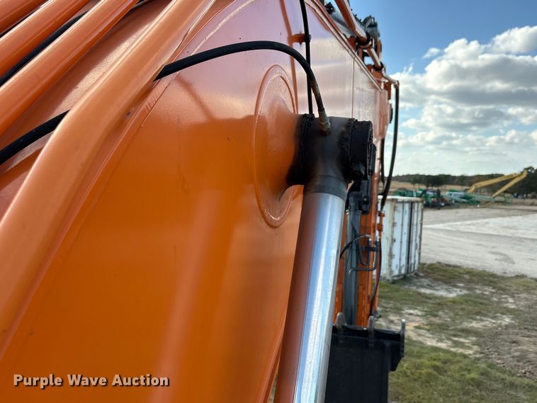 image for item EA7745 2021 Doosan DX225LC excavator