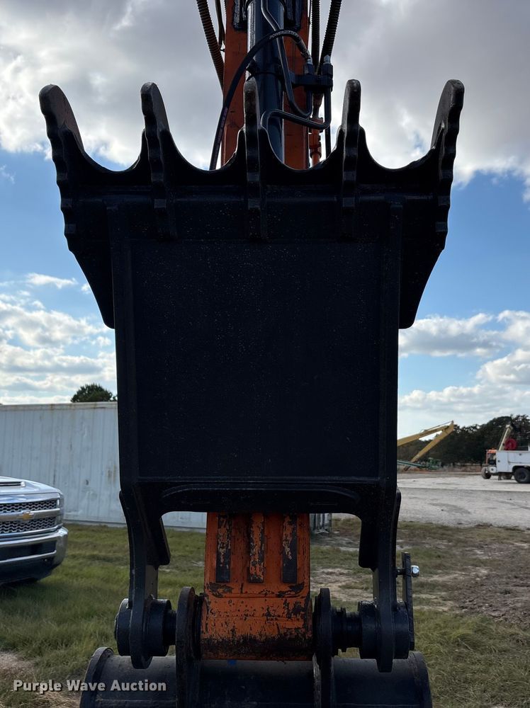 image for item EA7745 2021 Doosan DX225LC excavator